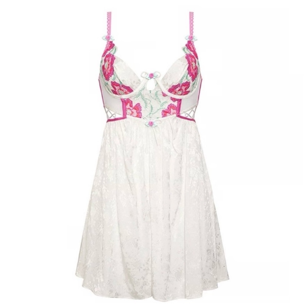 NWT 
For Love & Lemons Festival Floral Mini Slip Dress 
Underwire
Size XS